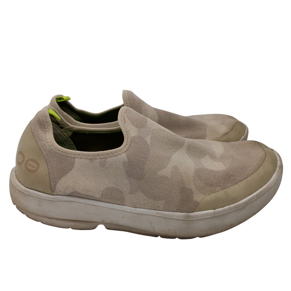 OOFOS OOmg eeZee Low Shoe Womens 8 Tan Camo Slip On Recovery Sneaker OMG11152021